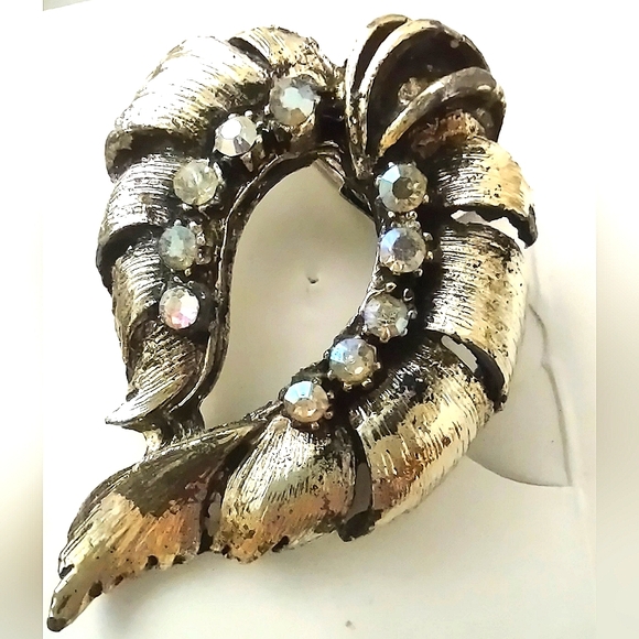 Vintage Leaf Wrap AB Crystal Brooch - Picture 7 of 16